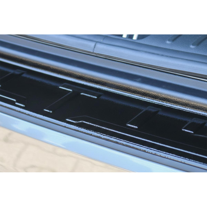 Hyundai Tucson Arka Tampon Eşiği Plastik Parlak Siyah 2018-2020 Arası